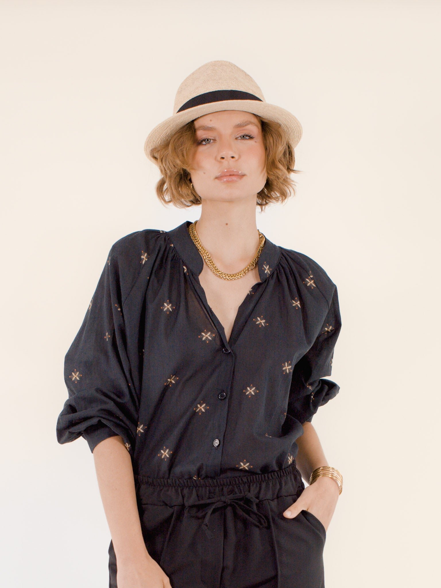 Colette – Panama en fibres naturelles – écru et noir