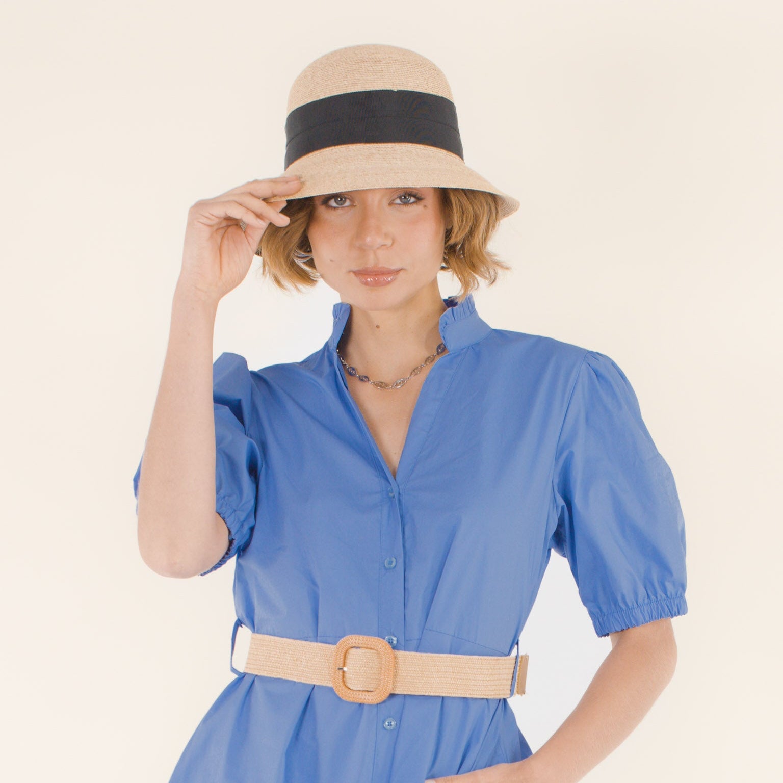 Jeanne – Chapeau cloche en paille – naturel et noir