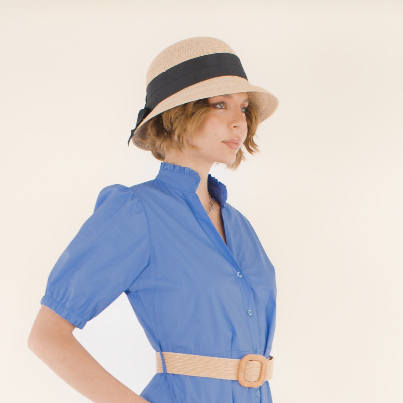 Jeanne – Chapeau cloche en paille – naturel et noir