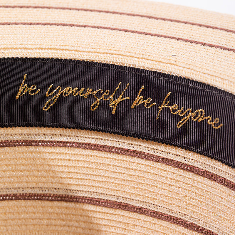 Chapeau de paille tressé